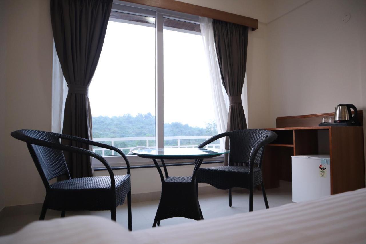 Hotel Wayfarer Porvorim Esterno foto