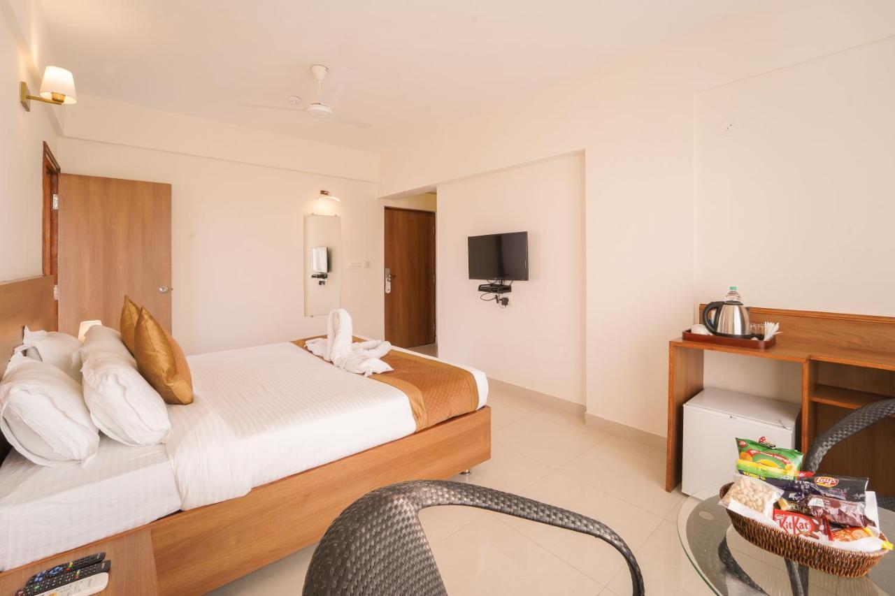 Hotel Wayfarer Porvorim Esterno foto