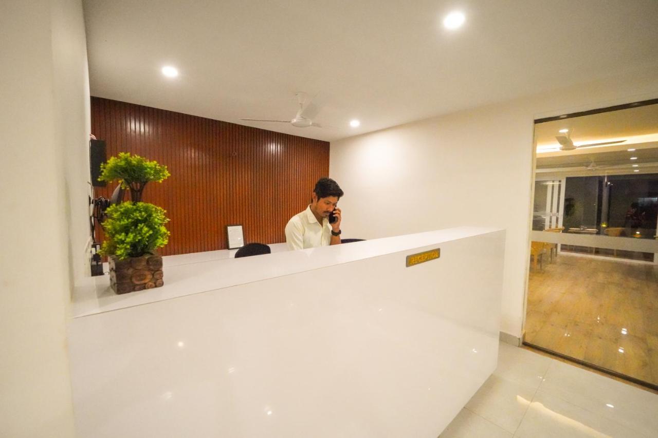 Hotel Wayfarer Porvorim Esterno foto